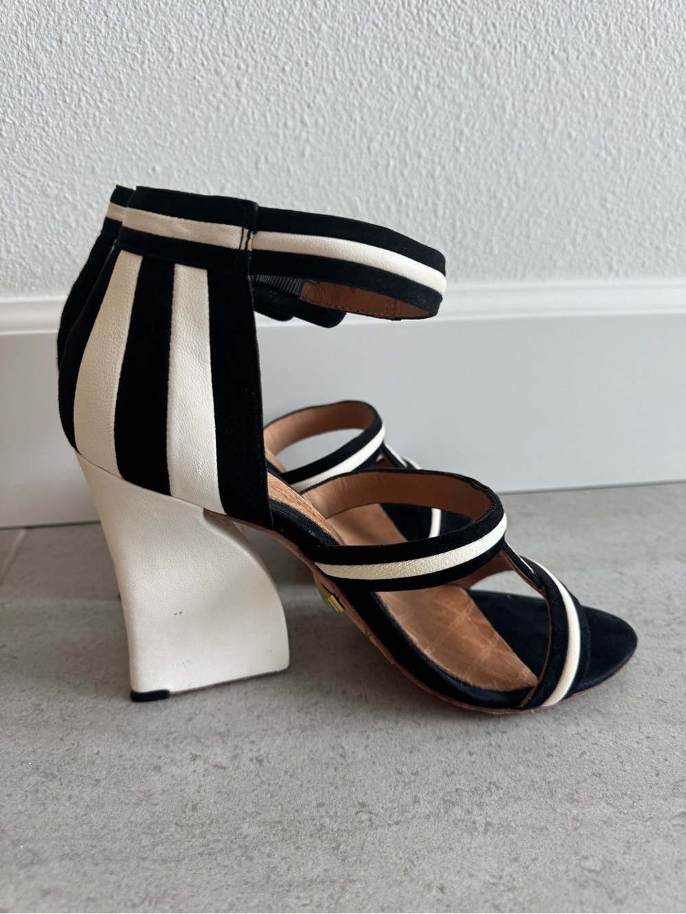 L.A.M.B. Black and Cream Strappy Block Heel Sandals - Picture 7 of 8